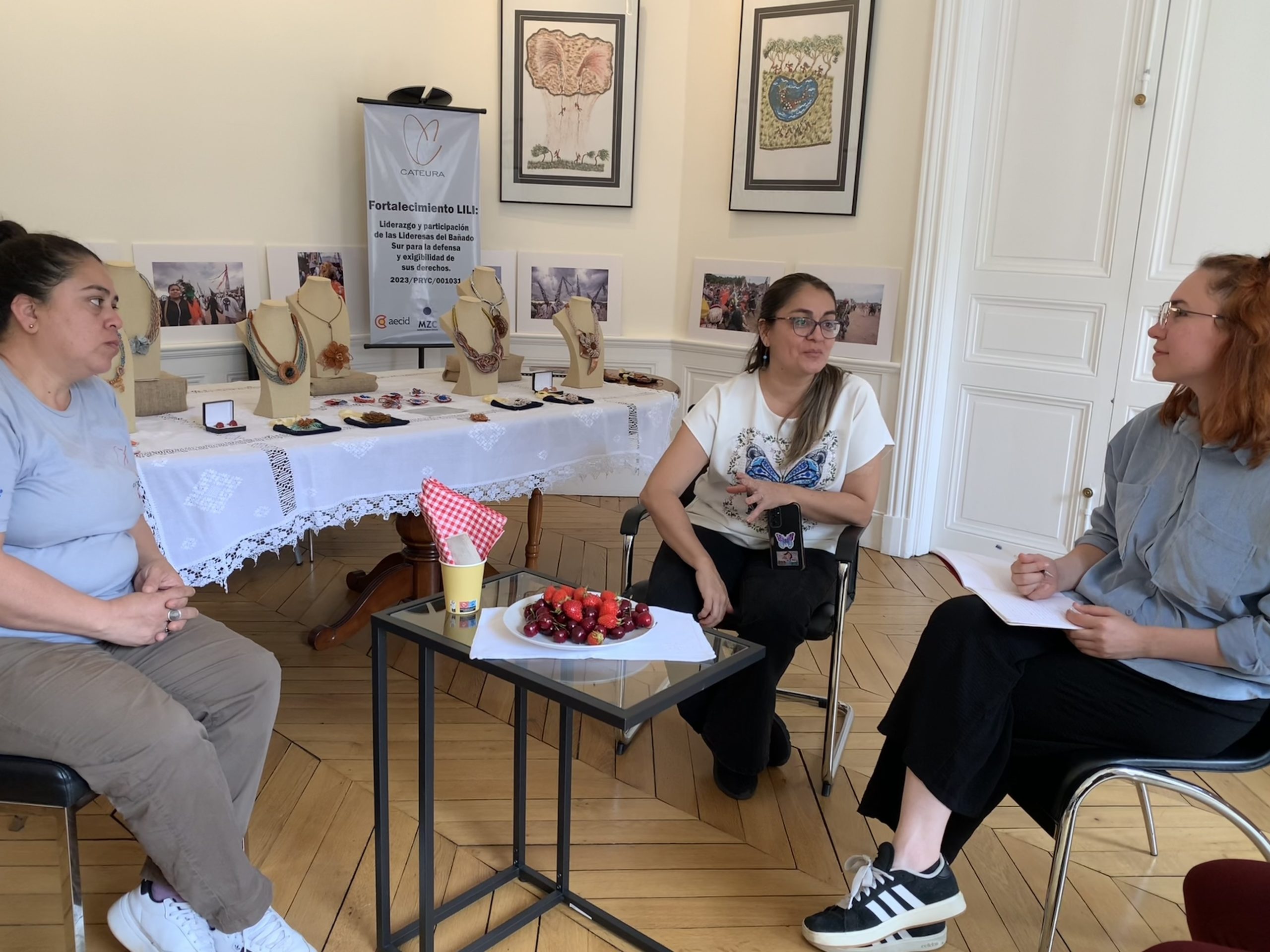     Rencontre avec les artisanes de Cateura Accesorios au Paraguay