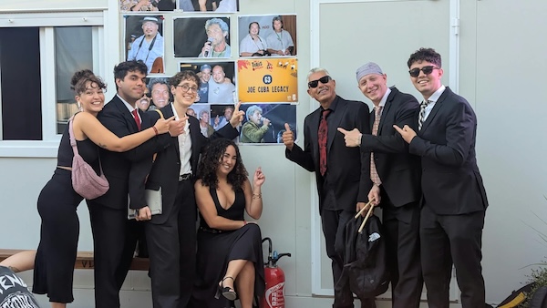 Valter Paiola et les musiciens de Joe Cuba Legacy à Toros y Salsa 2026